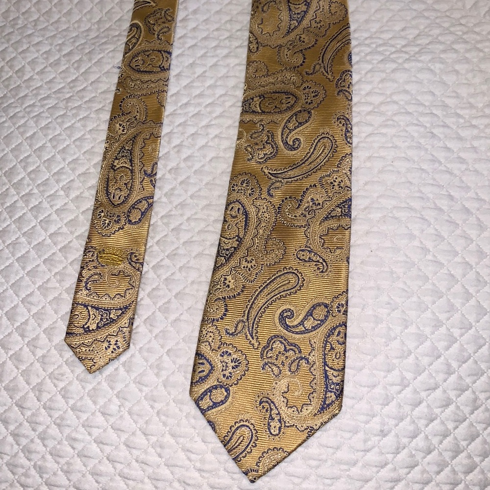 👔 Countess Mara Necktie 👔